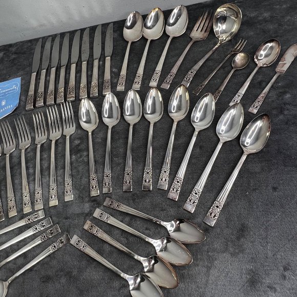 Oneida Community Silverplate Coronation Flatware Lot 41 Piece Serving Dinner - Picture 15 of 16
